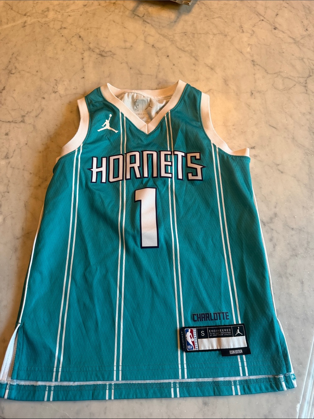 NBA Hornets Teal Basketball Ball Jersey size small youth